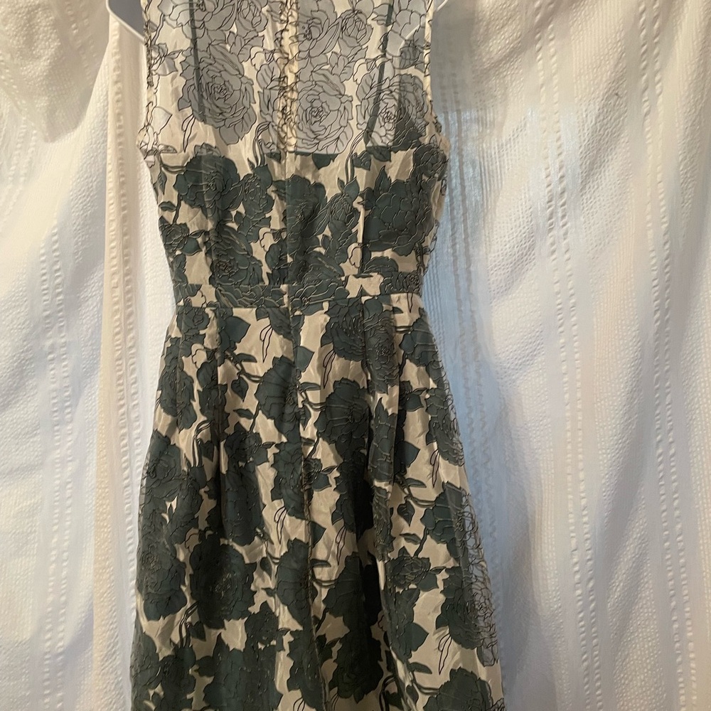 Lace + Mesh Sleeveless Floral Fit-and-Flare Dress Cream/Dark Green size medium - Picture 8 of 14